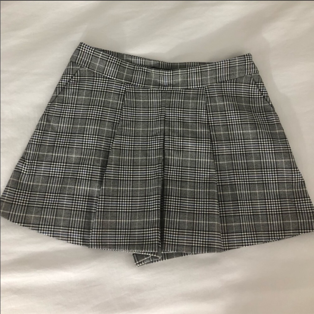 Black and White Zara Pleated Skort